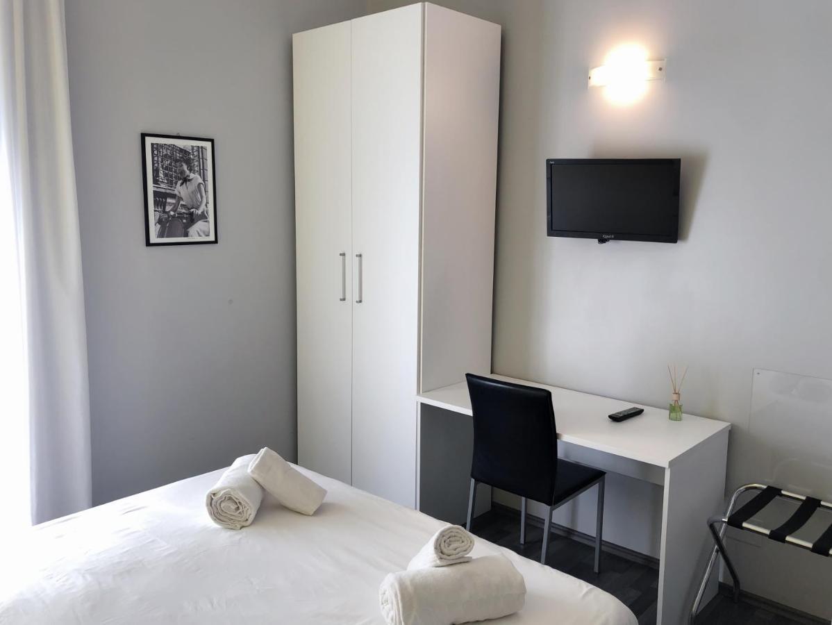 The Manzoni Hotel Rome Exterior photo